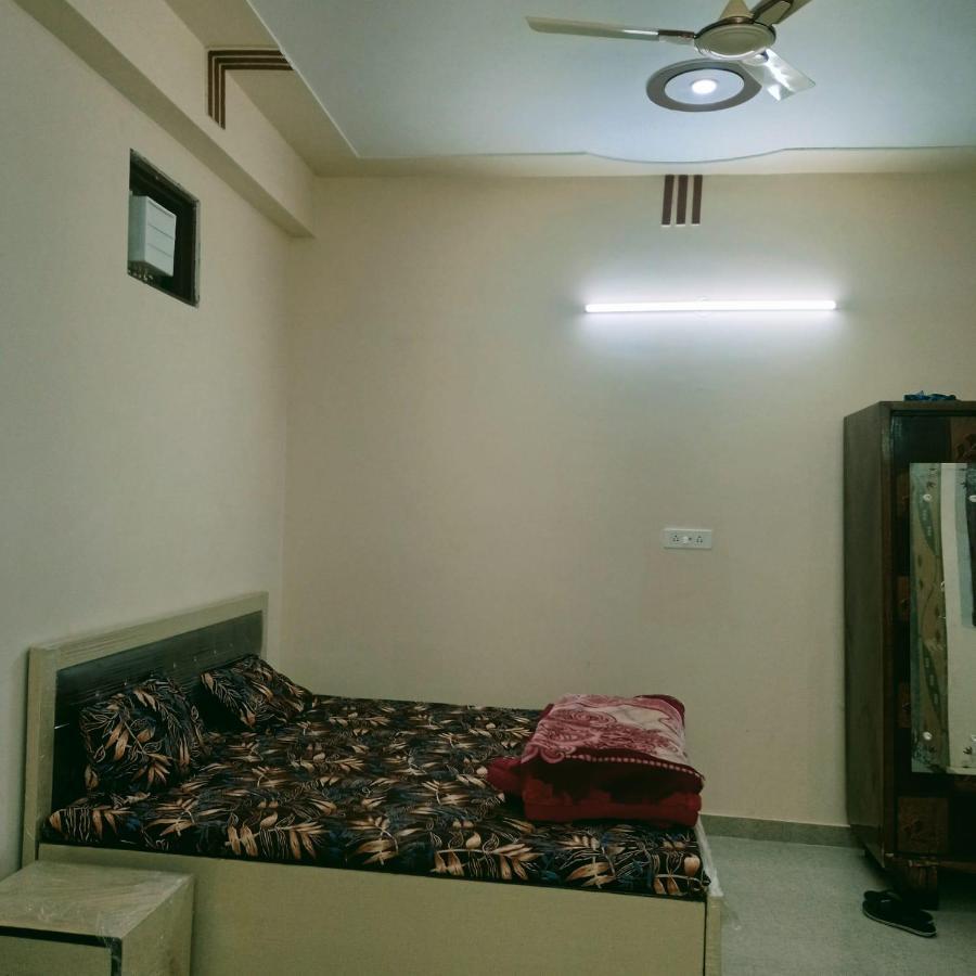 Radha Bhavan Vrindāvan Exterior photo